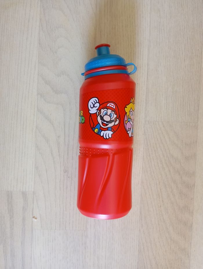 Gourde Super Mario Nintendo 530 ml
NEUVE - photo numéro 4
