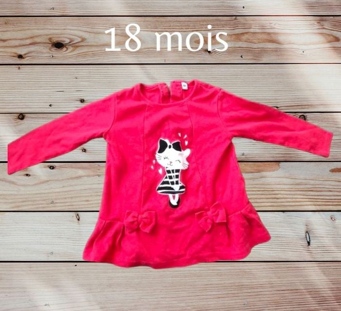 Jolie haut rouge avec motif chat 18 mois