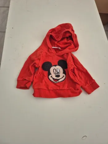 Pull à capuche mickey 3 mois