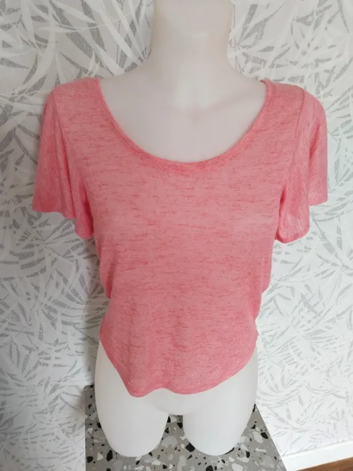 Joli haut, top femme marque Bershka taille M 38 40 - photo numéro 2