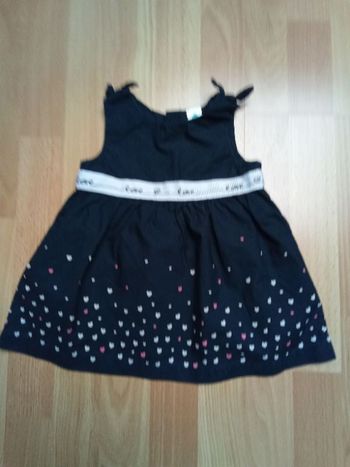 Robe bleu marine excellent état très peu porté 9 mois