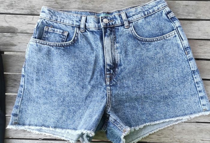 Short en jean neuf - photo numéro 3
