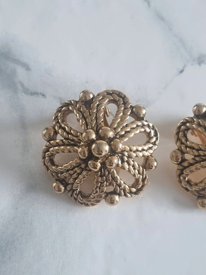 Paire de boucle d'oreille doré a clips vintage - photo numéro 3