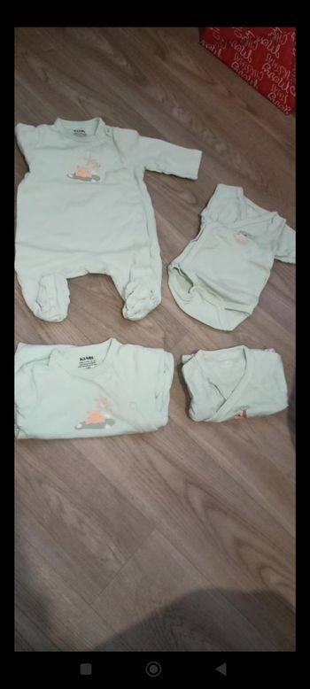 Lots pyjamas bodies