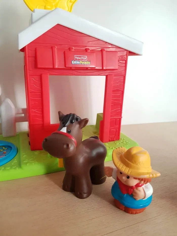 Fisher Price écurie et stand du marché fermier Little people - photo numéro 7