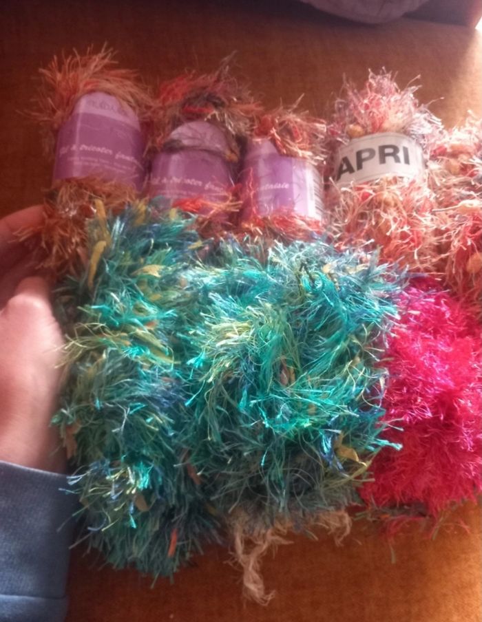 Lot 8 pelotes fantaisie - photo numéro 3