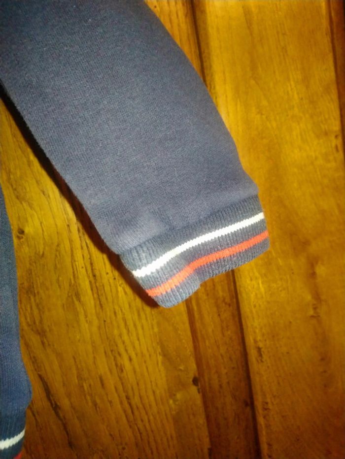 Joli gilet bleu et rouge Orchestra taille 12 mois - photo numéro 4