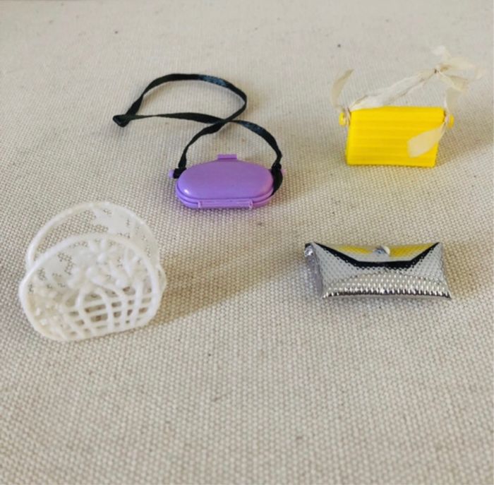 Lot de 4 sacs barbie accessoire vêtement - photo numéro 3