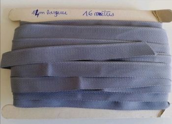 16 mètres de ruban gris clair pour loisirs créatifs