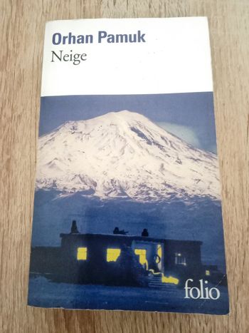 Orhan Pamuk 🪅 Neige