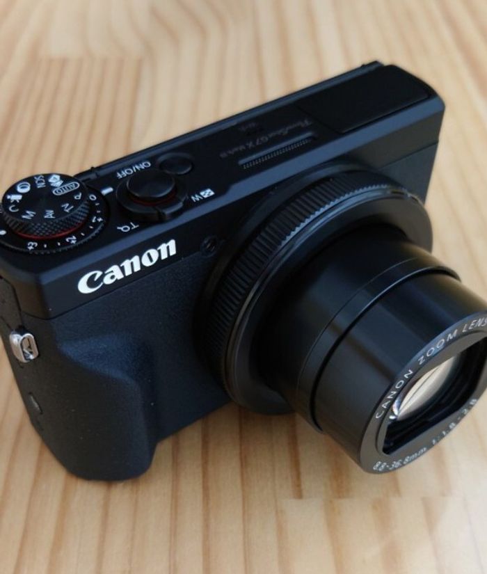 Canon Powershot G7X Markii Mark III avec 2 batteries , 1 chargeur et une carte mémoire 128Go