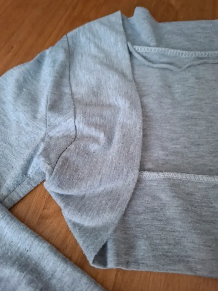 Gilet court boléro couvres épaules 8/10 ans gris clair - photo numéro 4