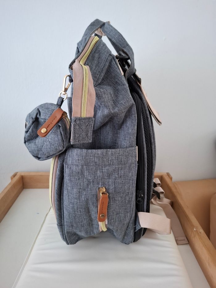 !NEUF!Sac à langer multifonctions (lit, chauffe bibi, doseur, etc) - photo numéro 4