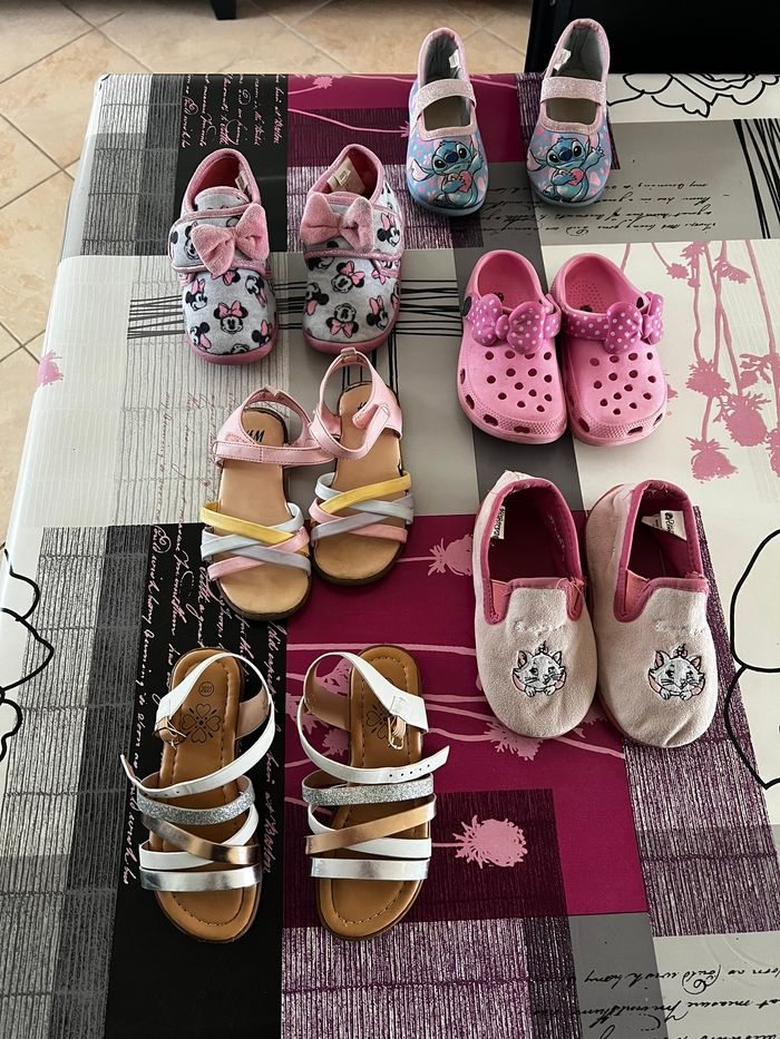 LOT DE CHAUSSURES ET CHAUSSONS FILLE TAILLE 26 A 28 - photo numéro 2