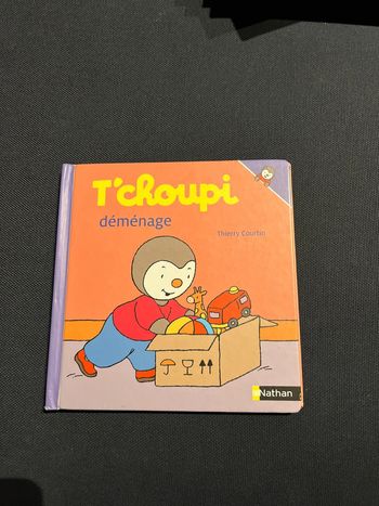 Livre pour enfants tchoupi déménage