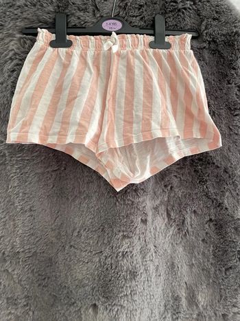 short et pantacourt Kiabi rose taille 10 ans / 140 cm