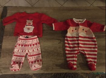 Ensemble et pyjama noel 1 mois
