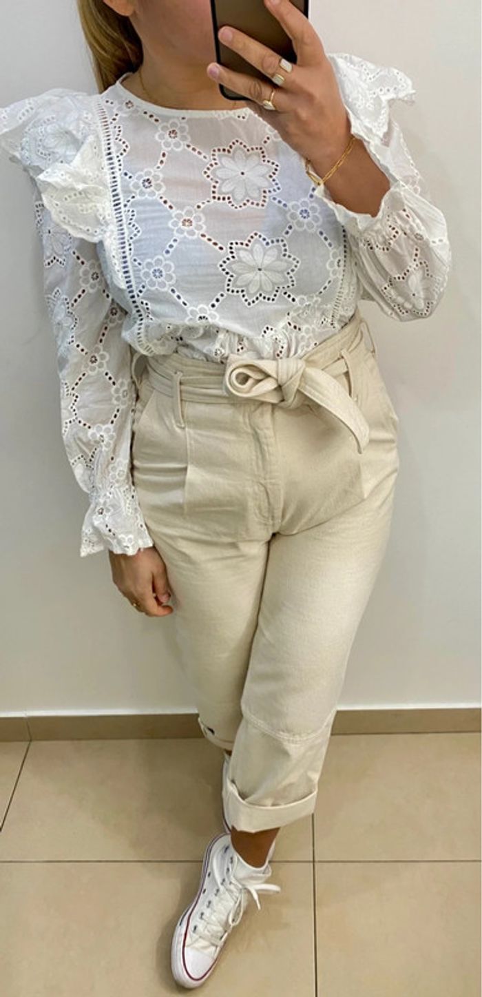Jolie Blouse Romantique Avec Broderie Anglaise Er Volant Taille S-M - photo numéro 2