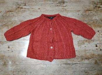 Joli gilet fine maille fille 3 mois