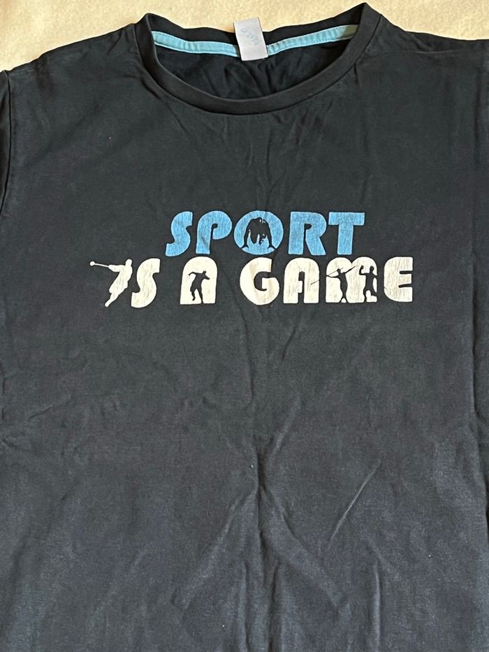 2 tee-shirts 12 ans - photo numéro 6