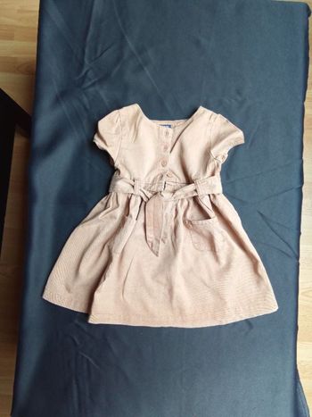 Robe courte beige neuf sans étiquette