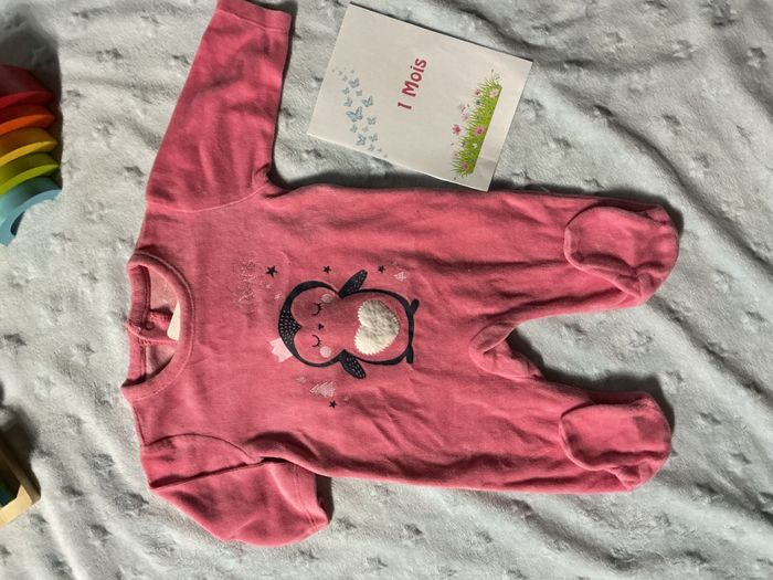 pyjama grenouillère en velours rose impression pingouin devant 1 mois pat et ripaton - photo numéro 2