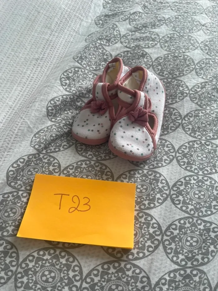 Chausson taille 23