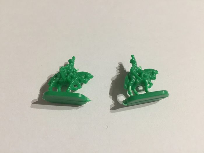 Figurine cavalerie x2 verte pièce détachée jeu de société Risk la conquête du monde Parker #A54 - photo numéro 2