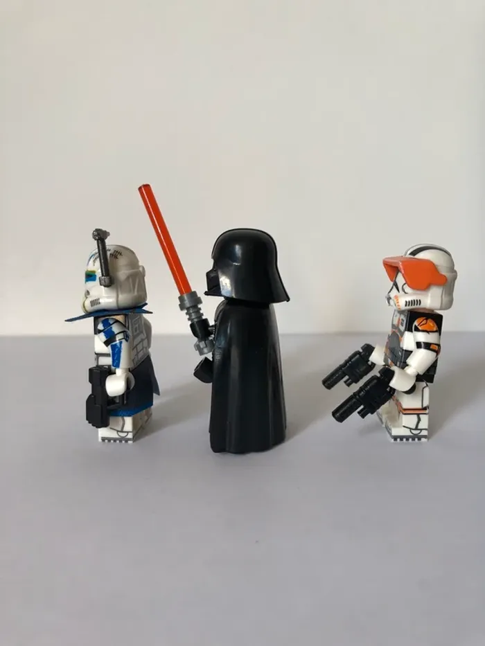 Figurine type lego seigneur Dark Vador avec Commandants Rex et Cody. Star Wars - photo numéro 2