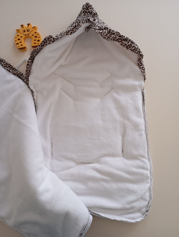 Nid d'ange bébé gaze de coton et polaire léopard - photo numéro 2