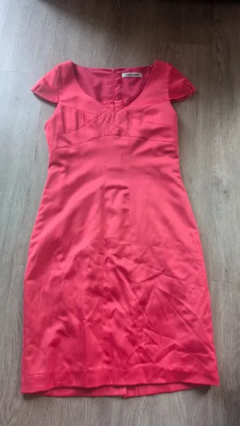 Robe rose fuchsia  à petites manches