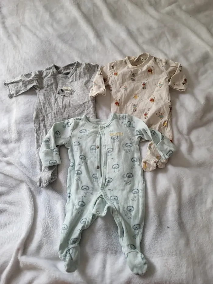 3 pyjamas leger