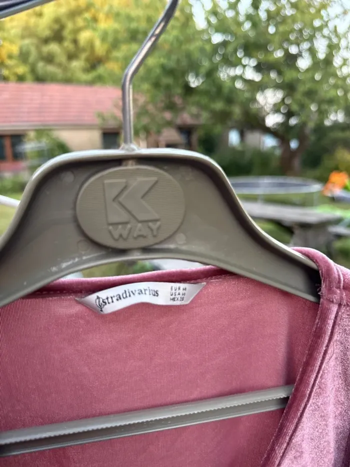 Joli haut en velours stradivarius taille M - photo numéro 4