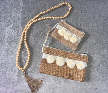 Lot 2 pochettes + collier bois pompon neuf