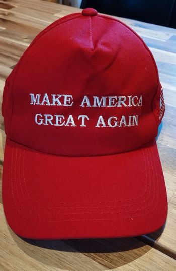 Casquette neuve MAGA patriot rouge Donald trump