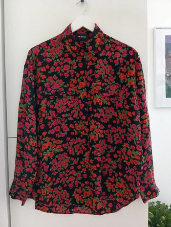 Chemise en Soie à fleurs rouge/rose the kooples taille 2