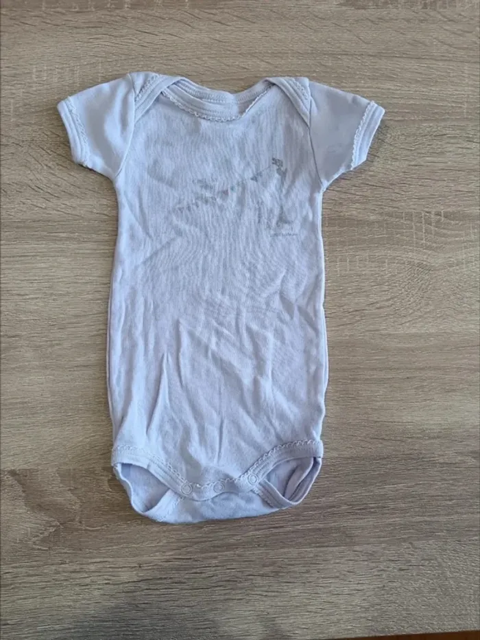 C44 Lot bodies petit bateau 3 mois - photo numéro 2