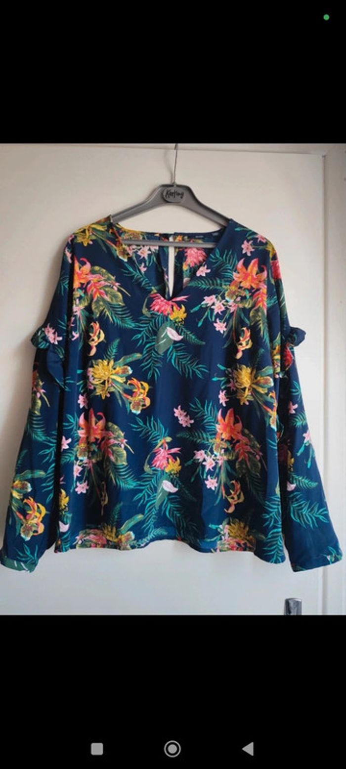 Blouse bleu marine fleurie et colorée taille 42/44 kiabi