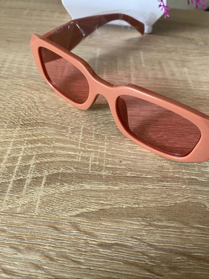 Lunette de soleil prada - photo numéro 2