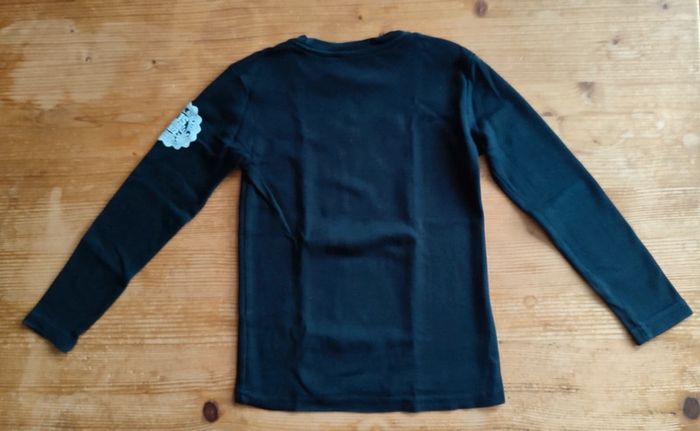 Tee-shirt noir manches longues - 6 ans - TBE - photo numéro 2
