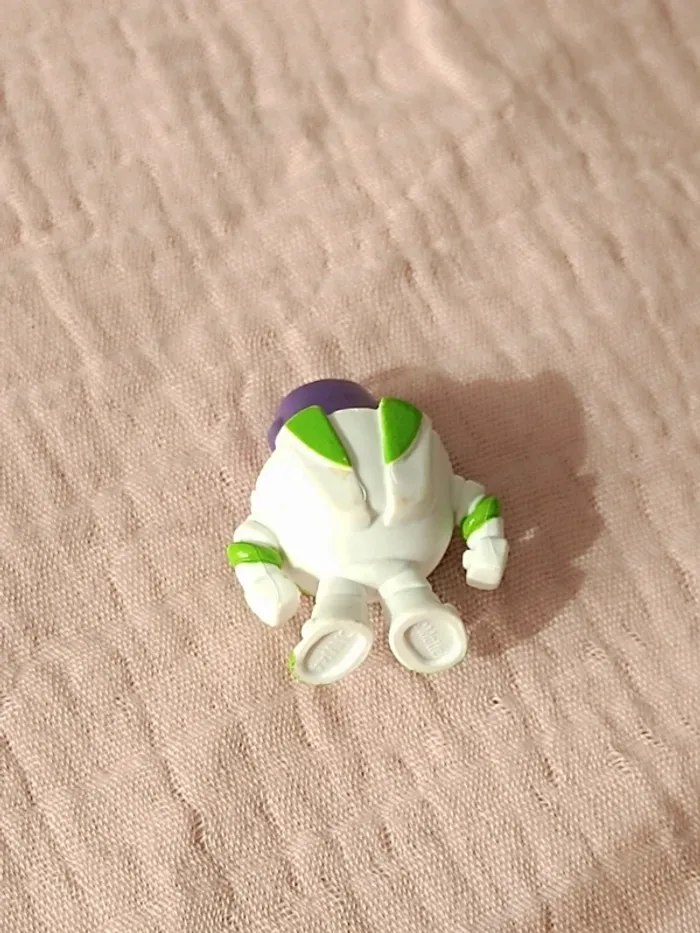 Mini figurines - Buzz l'éclair 💚Disney pixar - photo numéro 2