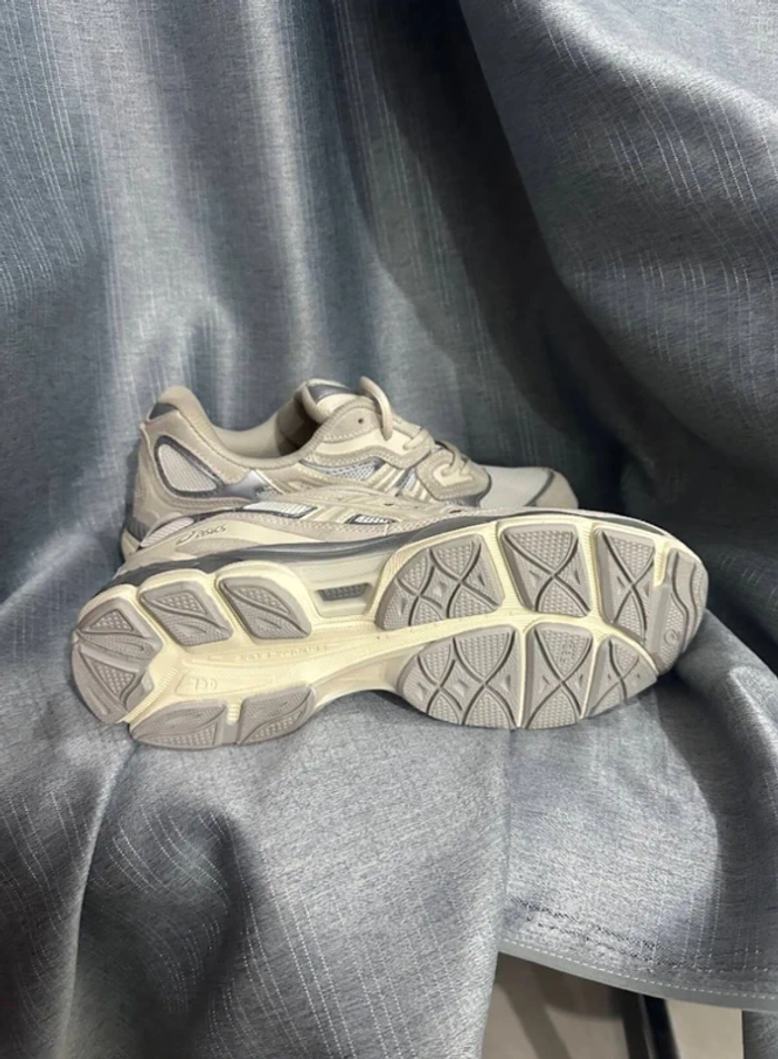 Baskets Asics Gel NYC Taille 41.5 - photo numéro 4