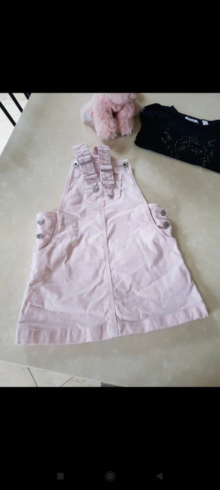 Superbe ensemble robe salopette et haut manche longues 3 ans 🖤🩷 - photo numéro 2