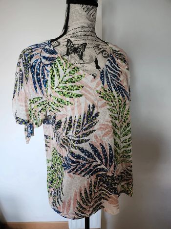 Superbe blouse Fleurie de taille 44