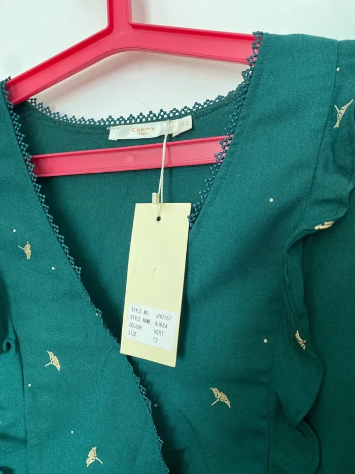 Robe verte neuve taille 2 - photo numéro 3