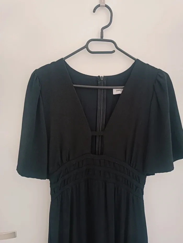 Robe longue noire décolleté plongeant Opullence Taille XS En très bon état - photo numéro 2