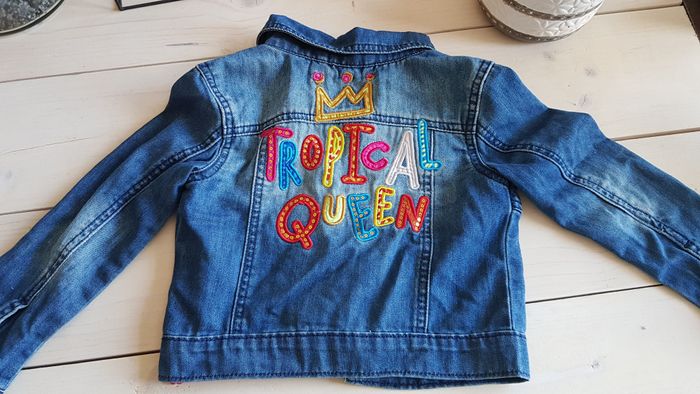 Veste en jean brodée - photo numéro 3