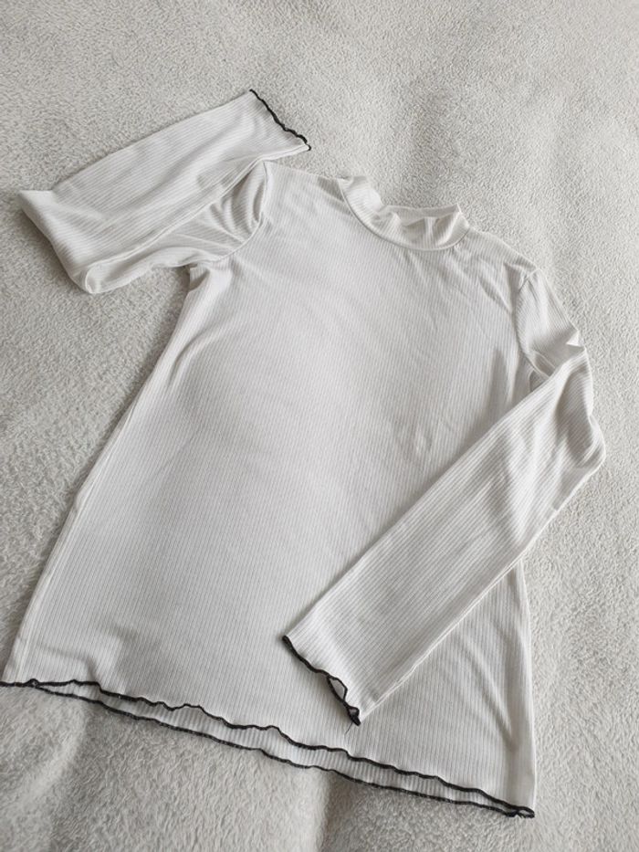 Petit pull ou sous pull 13-14 ans fille.