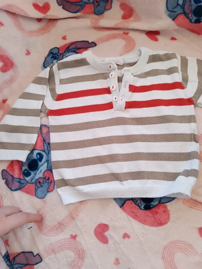 Pull Legé a rayures taille 9 mois