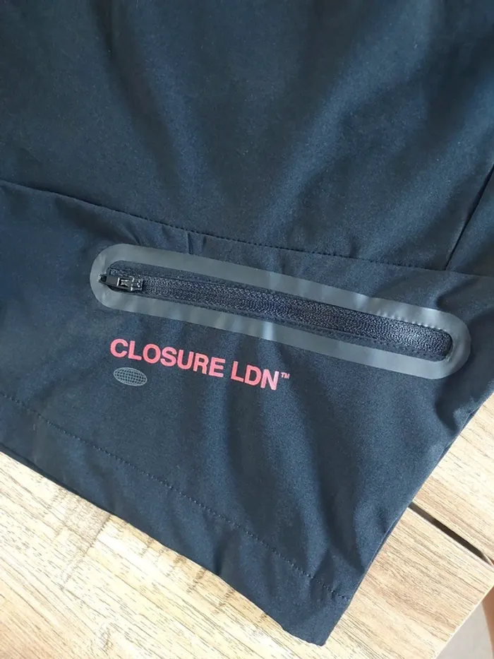 Short closure London - photo numéro 2
